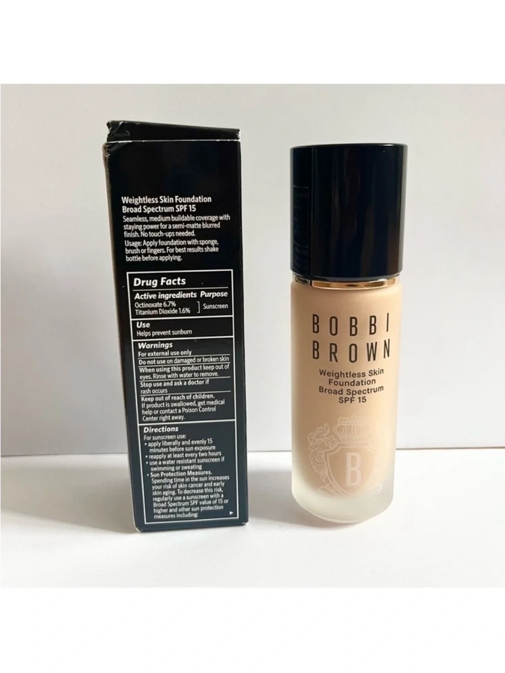 Bobbo Brown Weightless Skin Foundation In #C-046 Cool Beige